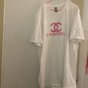 Pink Chanel design t-shirt